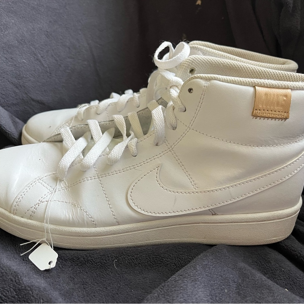 Women’s Nike CT 1725-100 Sz 10 White High Top
